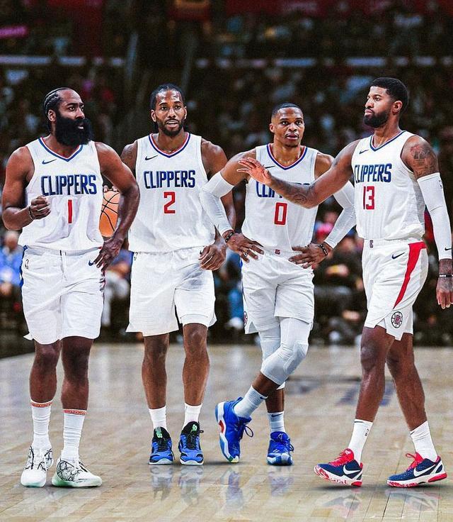 只剩底裤立 只剩底裤立